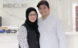 Pamer Foto Lawas Bareng Istri, Indra Bekti Ungkap Awal Mula Bertemu