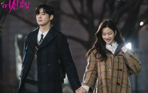 Perlakuan Manis Cha Eunwoo ASTRO Pada Moon Ga Young di 'True Beauty' Bikin Jantung Berdebar