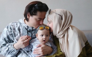 Anak Demam Usai Divaksin, Roger Danuarta dan Cut Meyriska Panik Hingga Lakukan Ini