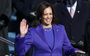 Outfit Kamala Harris Saat Pelantikan Diyakini Sesuai Ramalan 'The Simpsons'