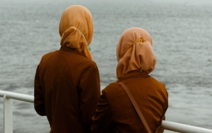 Akhir Geger Siswi Nonmuslim Wajib Berjilbab: Kini Kembali Belajar, Kemendikbud Ancam Sanksi Sekolah?