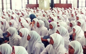 Pengakuan Siswi Nonmuslim di Padang yang Pilih Berhijab di Sekolah Sejak SD