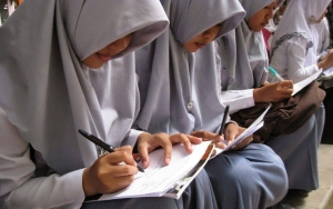 Wajib Jilbab Siswi Nonmuslim di Padang Sudah Ada Sejak Lama, Ternyata Karena Alasan Tak Terduga Ini