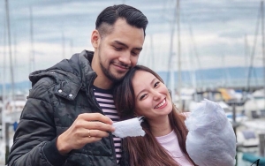 Asmirandah Pamer Jonas Rivanno Sudah Luwes Ganti Popok Sang Anak: Happy Banget!