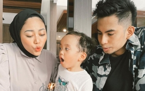 Rumah Tangga Dalam Kondisi Buruk, Momen Rachel Vennya Dielus-Elus Sang Putra Banjir Simpati