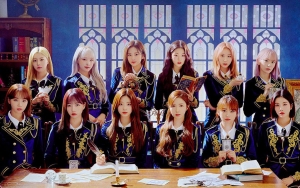 IZ*ONE Tampil Elegan Dan Berkelas Masuk Ke Dimensi Lain Dalam Preview MV 'D-D-DANCE'