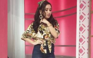 Segera Menikah Dengan Adit Jayusman, Ayu Ting Ting Perdana Jajal Kebaya Buatan Anne Avantie