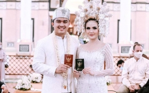 Keren, Sarah Gibson-Diska Resha Gandeng Ketua MPR Hingga Wakil Gubernur DKI Jadi Saksi Pernikahan