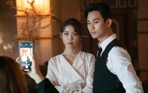 Kim Soo Hyun Ikut Tantangan 'Celebrity' IU, Interaksi di Kolom Komentar Gemas Banget