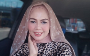 Dibocorkan Pacar Irma Darmawangsa, Ely Sugigi Sedang Hamil Muda?
