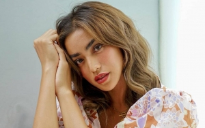 Jessica Iskandar Asyik Joget Bareng Pria Bule, Penampilan Seksinya Langsung Dicibir