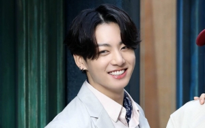 Netizen Kenang Kembali Momen Kelulusan SMP Jungkook BTS Lewat Foto-Foto Ini