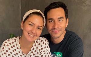 Masak Sup Untuk Donna Agnesia, Darius Sinathrya Disebut Suami Idaman