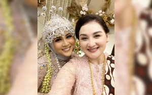 Mona Ratuliu Nangis Di Pernikahan Kesha Ratuliu Saat Jalani Momen Ini