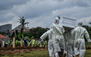 PPKM Diterapkan, Kemenkes Klaim Kasus Kematian Corona Harian Turun 