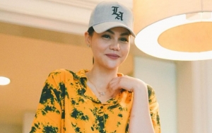 Katty Butterfly Lebih Pilih Pakai Daster Ketimbang Bikini, Tuai Pujian Selangit