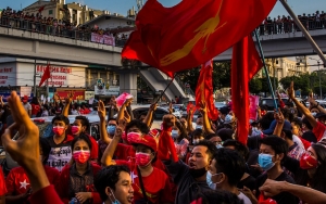 Aksi Anti-Kudeta Militer Myanmar Memanas, 1 Demonstran Ditembak di Kepala Hingga Polisi 'Membelot'
