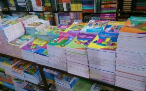 Waduh! Tautan Situs Komik Porno 'Nyangkut' di Buku Pelajaran, Penerbit Buka Suara