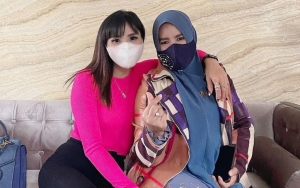 Sama-sama Cerai dari Kiwil, Eva Belisima dan Rohimah Makin Kompak Banjir Dukungan
