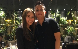 Ayu Ting Ting Dirangkul Calon Adik Ipar Tampan Saat Valentine, Komentar Dibatasi Takut Dibully?
