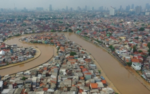 Banjir Dimana-Mana, Ahli Geologi Tolak Hujan Jadi 'Kambing Hitam' Karena Alasan Ini