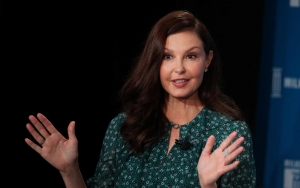 Ashley Judd Bagikan Foto Penyelamatan Kecelakaan Dirinya Setelah Kakinya 'Hancur' di Kongo