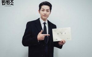 Karisma Tak Tertandingi Song Joong Ki Buat Orang-Orang Melongo di 'Vincenzo'