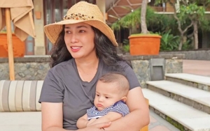Ganteng dari Lahir, Aksi Putra Ussy Sulistiawaty Murah Senyum Sukses Bikin Tambah Meleleh