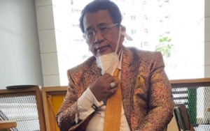 Hotman Paris Bagikan Momen Saat Terima Vaksin Covid-19, Sukses Undang Rasa Penasaran