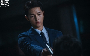 Tak Kalah Kocak dari 'Vincenzo', Tingkah Song Joong Ki Saat Syuting Adegan Mandi Bikin Staf Ngakak