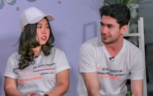 Nyaris Ciuman Bibir Dengan Reza Rahadian, Kiky Saputri Tuai Protes Rekan Artis