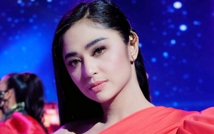 Dewi Persik Minta Jangan Miskin Otak Usai Dibully Pelakor Kelas Atas