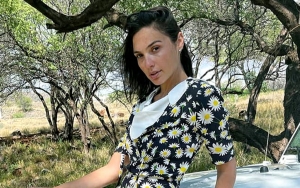 Golden Globes 2021: Begini Penampilan Gal Gadot Saat Jadi Presenter Tambahan