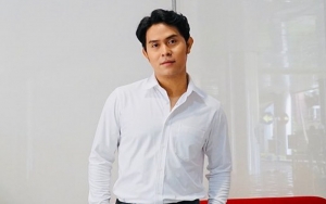 Sang Ibunda Sakit, Cakra Khan Minta Doa hingga Rela Tidur Di Lantai