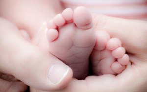Terinfeksi COVID-19 Dalam Kandungan, Bayi di Swedia Lahir dengan Mutasi Virus Corona