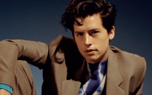 Cole Sprouse Kepergok Sedang Berkencan Bersama Model Cantik