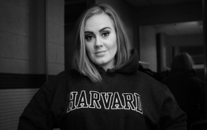 Adele Akhirnya Cerai Dengan Simon Konecki Setelah Hampir 2 Tahun Pisah