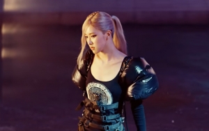 Rose BLACKPINK Siap Tampil Di Atas Panggung Dengan Gaun Elegan Dalam Teaser MV 'On the Ground'