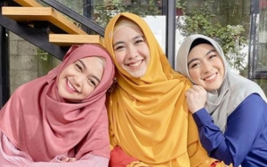 Jadi Anak Sulung, Oki Setiana Dewi Ungkap Janji Manis Untuk Kedua Adiknya Banjir Pujian
