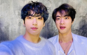 Keenakan Digendong, Jungkook Manja Banget Ogah Lepas Peluk Jin BTS