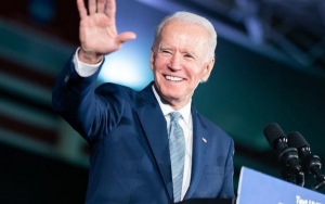 Joe Biden Minta Semua Orang Dewasa di AS Bisa Terima Vaksinasi Corona Per 1 Mei
