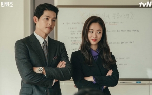 Super Akrab di Lokasi 'Vincenzo', Sinergi Song Joong Ki dan Jeon Yeo Bin Cs Tuai Pujian