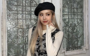 Syuting 'Ask Us Anything', Harga Outfit Seragam Rose BLACKPINK Mengejutkan