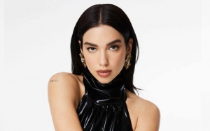Grammy Awards 2021: Dua Lipa Tampil Memukau Dengan Style Serba Ungu