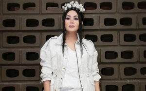 Dewi Gita Unggah Foto Lawas Bareng Chrisye, Akui Suka Kebaya Dari Dulu
