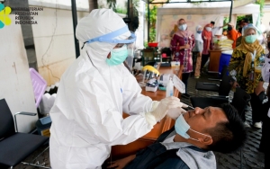 Bukan Vaksinasi atau PPKM, Ini Dugaan Penyebab Turunnya Kasus COVID-19 RI Menurut Epidemiolog