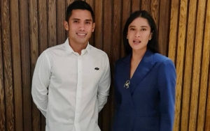 Dian Sastro Tega Lakukan Ini Ke Suami Demi Drakor, Spanduk Kejutan Park Seo Joon Bikin Salfok 