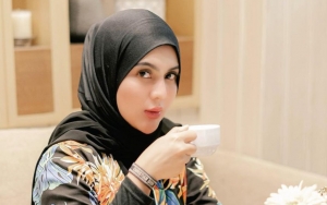 Anggita Sari Cantik Berambut Pendek Usai Lepas Hijab, Komentar Vanessa Angel dan Suami Jadi Sorotan