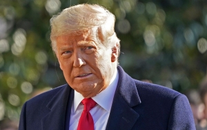 Donald Trump Minta Pendukungnya Segera Vaksinasi COVID-19