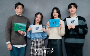 Lee Do Hyun Dan Go Min Si Cs Jalani Baca Naskah, Sutradara 'Youth of May' Berharap Ini